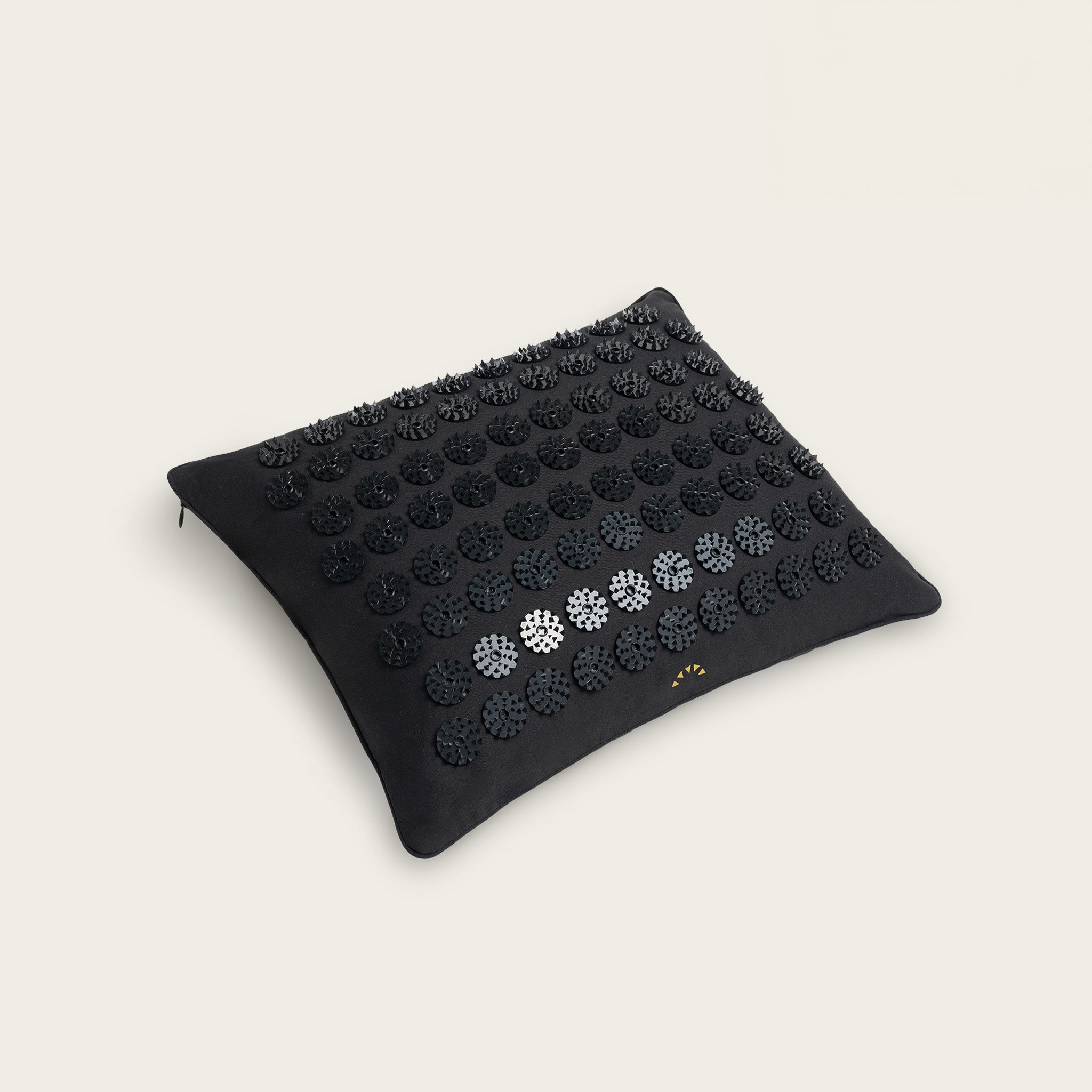 SHAKTI ブラック シャクティマット ピロー オリジナル Shakti Premium Acupressure Pillow – Shakti Japan